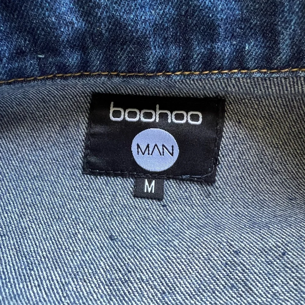 ASOS boohooMAN color block spliced denim jacket in blue wash - Picture 8 of 9
